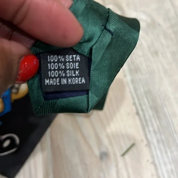 DISNEY CHRISTMAS Men Neck Tie Atlas‎ Design Mickey Mouse Santa Caroling W4" L57" - Picture 6 of 7